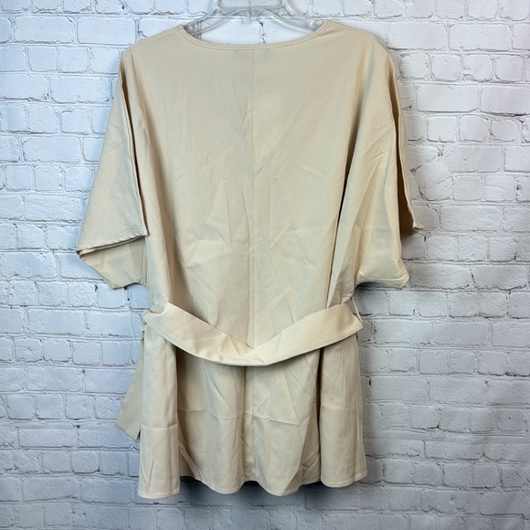 BloomChic Cream V Neck Belted Short Sleeve Top Plus Size 22/24 3X - Picture 5 of 5